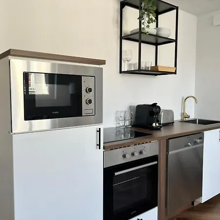Apartment La - King Bed - Spacieux - Calme *